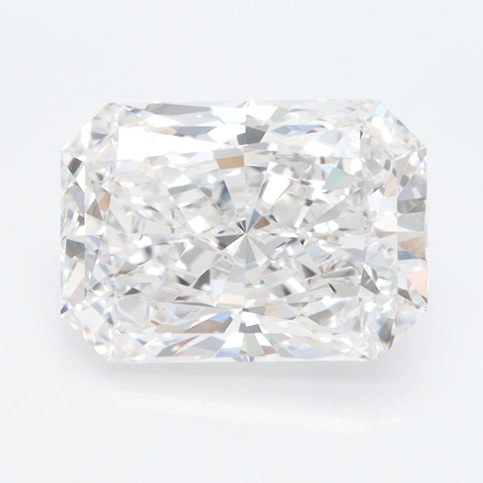 Loose Diamond - RADIANT 3.1ct D VVS2: Loose Diamond - RADIANT 3.1ct D VVS2 Source: This is a real non-mined Diamond that has been grown in a lab Shape: RADIANT Carats: 3.1 Color: D Clarity: VVS2 Certification: IGI Video: Video Link The