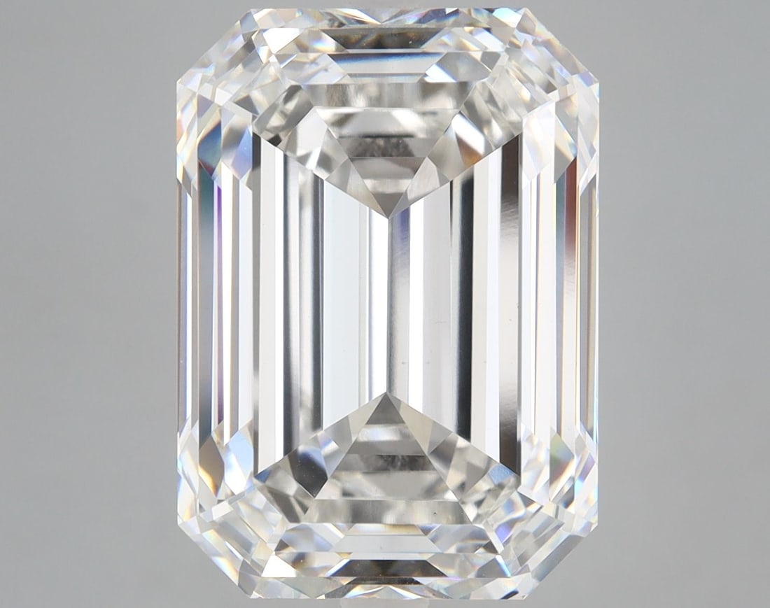 Loose Diamond - EMERALD 13.5ct G VS1: Loose Diamond - EMERALD 13.5ct G VS1 Source: This is a real non-mined Diamond that has been grown in a lab Shape: EMERALD Carats: 13.5 Color: G Clarity: VS1 Certification: IGI Video: