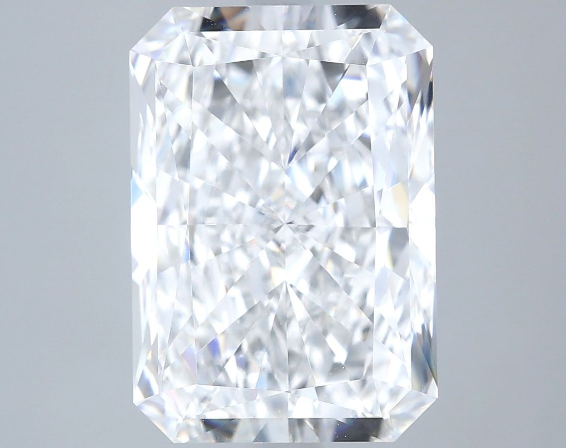 Loose Diamond - RADIANT 4.55ct D VVS2: Loose Diamond - RADIANT 4.55ct D VVS2 Source: This is a real non-mined Diamond that has been grown in a lab Shape: RADIANT Carats: 4.55 Color: D Clarity: VVS2 Certification: IGI Video: