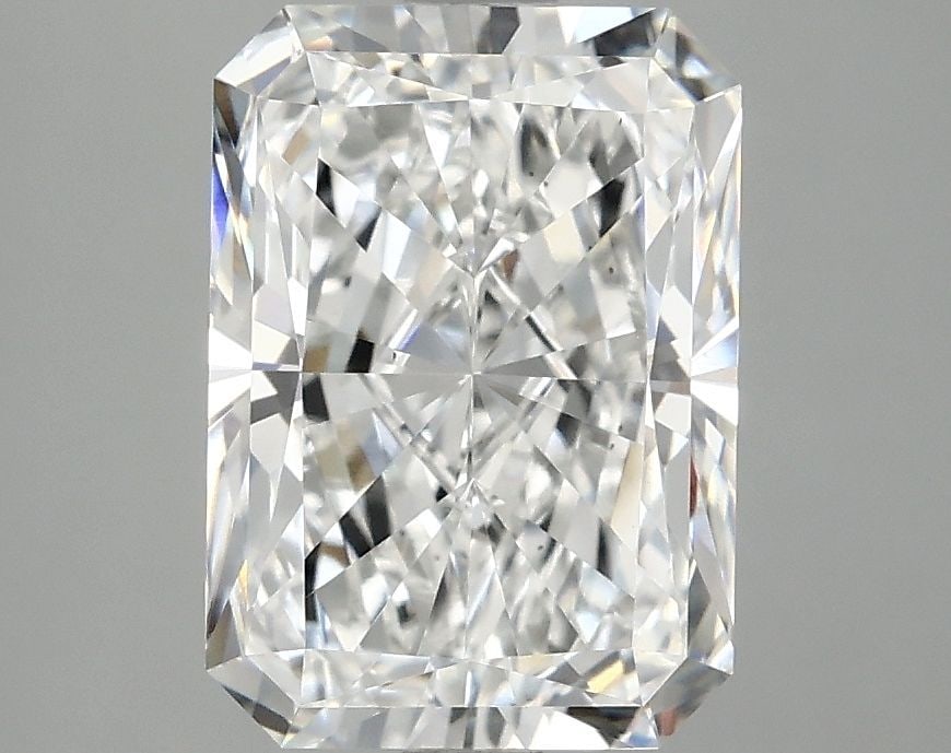 Loose Diamond - RADIANT 3.04ct E VS2: Loose Diamond - RADIANT 3.04ct E VS2 Source: This is a real non-mined Diamond that has been grown in a lab Shape: RADIANT Carats: 3.04 Color: E Clarity: VS2 Certification: IGI Video: