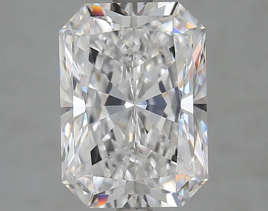 Loose Diamond - RADIANT 4.03ct D VVS1: Loose Diamond - RADIANT 4.03ct D VVS1 Source: This is a real non-mined Diamond that has been grown in a lab Shape: RADIANT Carats: 4.03 Color: D Clarity: VVS1 Certification: GIA Video: