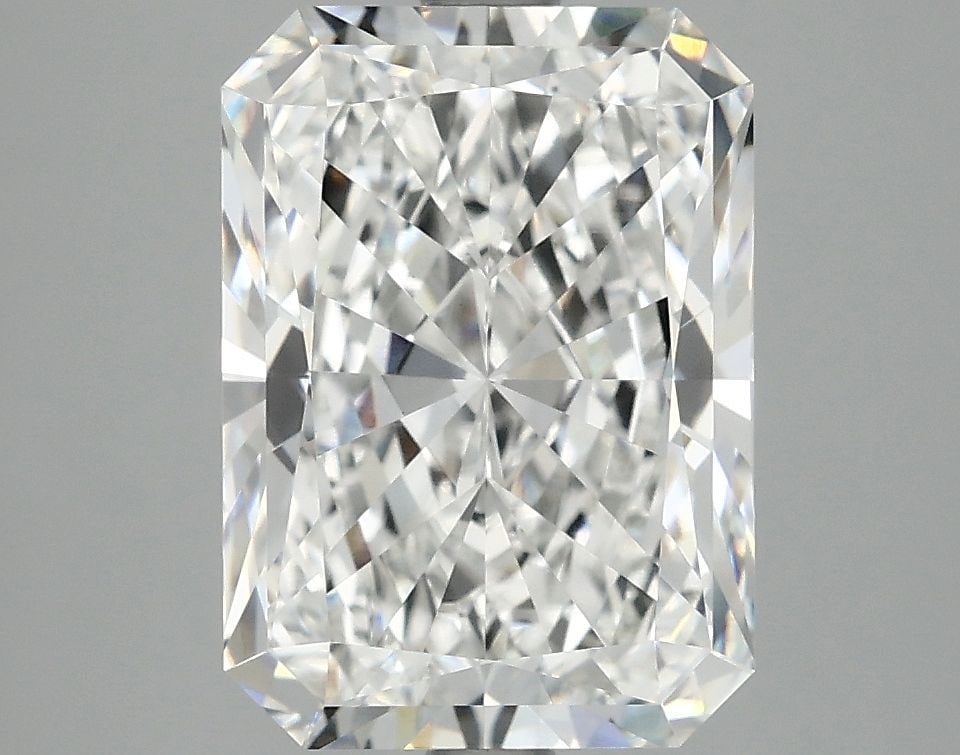 Loose Diamond - RADIANT 3.91ct E VVS2: Loose Diamond - RADIANT 3.91ct E VVS2 Source: This is a real non-mined Diamond that has been grown in a lab Shape: RADIANT Carats: 3.91 Color: E Clarity: VVS2 Certification: IGI Video: Video Link The