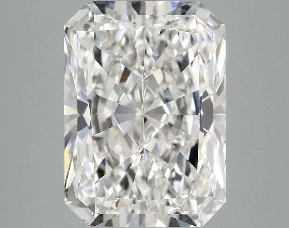 Loose Diamond - RADIANT 4.09ct E VS1: Loose Diamond - RADIANT 4.09ct E VS1 Source: This is a real non-mined Diamond that has been grown in a lab Shape: RADIANT Carats: 4.09 Color: E Clarity: VS1 Certification: IGI Video: