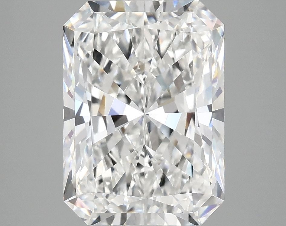 Loose Diamond - RADIANT 4.05ct E VVS2: Loose Diamond - RADIANT 4.05ct E VVS2 Source: This is a real non-mined Diamond that has been grown in a lab Shape: RADIANT Carats: 4.05 Color: E Clarity: VVS2 Certification: IGI Video: