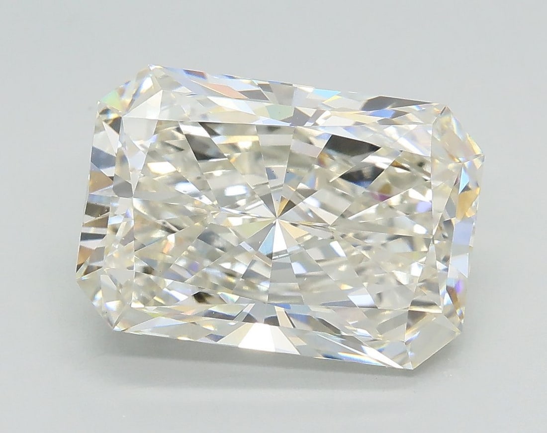 Loose Diamond - RADIANT 4.05ct H VS1: Loose Diamond - RADIANT 4.05ct H VS1 Source: This is a real non-mined Diamond that has been grown in a lab Shape: RADIANT Carats: 4.05 Color: H Clarity: VS1 Certification: IGI Video: Video Link The
