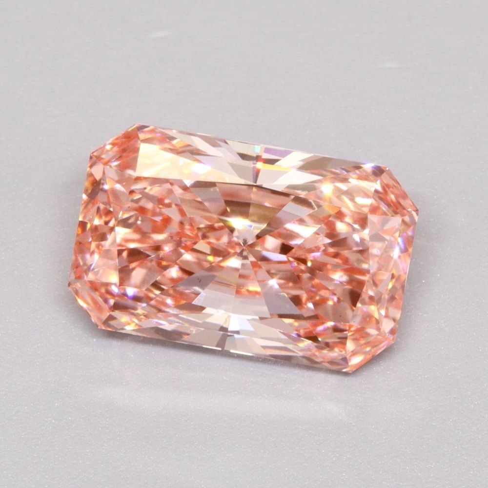 Loose Diamond - RADIANT 2.81ct Fancy Vivid Pink VS1: Loose Diamond - RADIANT 2.81ct Fancy Vivid Pink VS1 Source: This is a real non-mined Diamond that has been grown in a lab Shape: RADIANT Carats: 2.81 Color: Fancy Vivid Pink Certification: IGI Video: