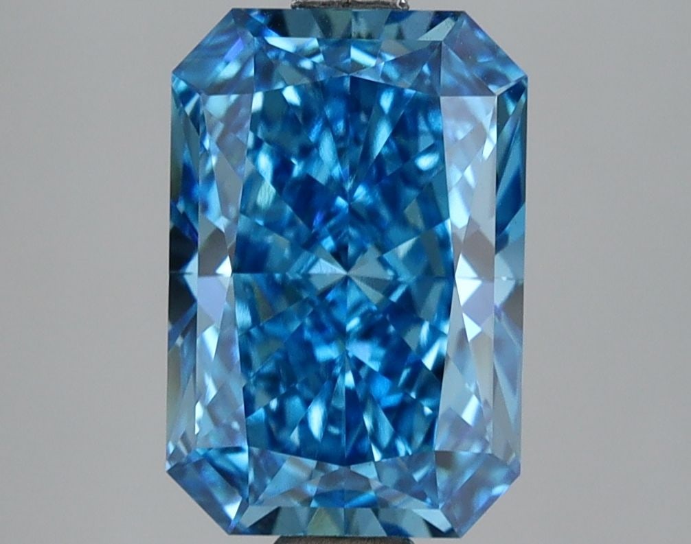 Loose Diamond - RADIANT 3.07ct Fancy Vivid Blue VS1: Loose Diamond - RADIANT 3.07ct Fancy Vivid Blue VS1 Source: This is a real non-mined Diamond that has been grown in a lab Shape: RADIANT Carats: 3.07 Color: Fancy Vivid Blue Certification: IGI Video: