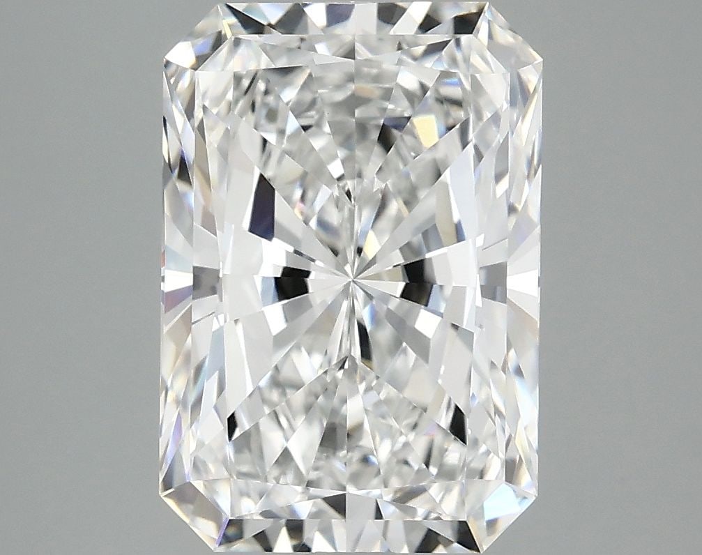 Loose Diamond - RADIANT 4.08ct E VVS2: Loose Diamond - RADIANT 4.08ct E VVS2 Source: This is a real non-mined Diamond that has been grown in a lab Shape: RADIANT Carats: 4.08 Color: E Clarity: VVS2 Certification: IGI Video: