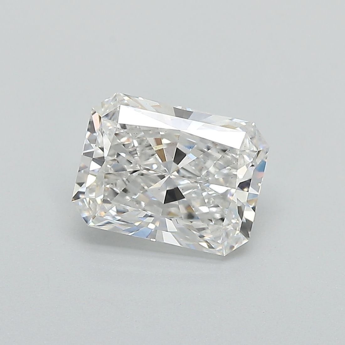 Loose Diamond - RADIANT 1.71ct E VS2: Loose Diamond - RADIANT 1.71ct E VS2 Source: This is a real non-mined Diamond that has been grown in a lab Shape: RADIANT Carats: 1.71 Color: E Clarity: VS2 Certification: IGI Video: Video Link The
