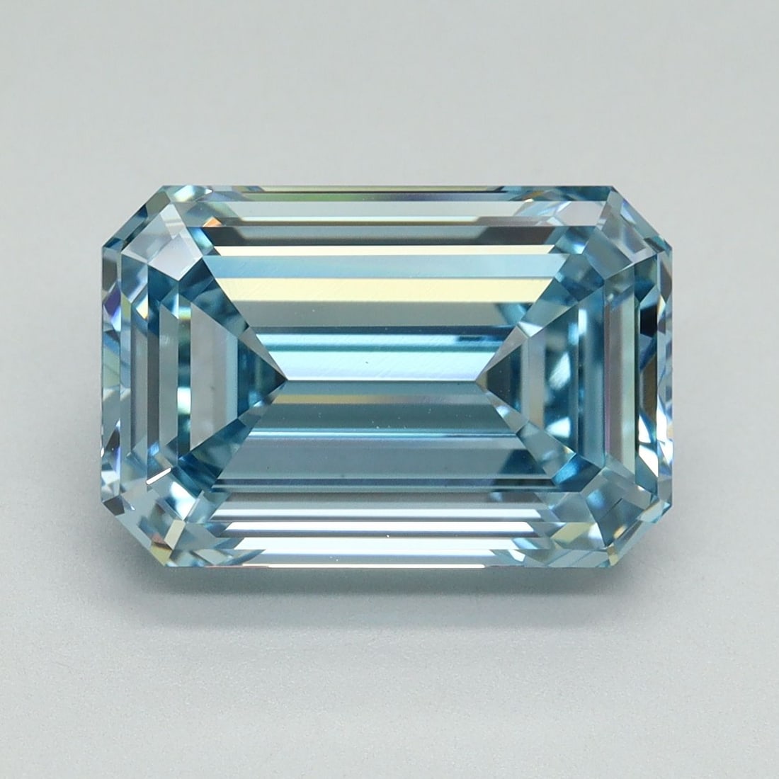 Loose Diamond - EMERALD 5.44ct Fancy Intense Blue VVS2: Loose Diamond - EMERALD 5.44ct Fancy Intense Blue VVS2 Source: This is a real non-mined Diamond that has been grown in a lab Shape: EMERALD Carats: 5.44 Color: Fancy Intense Blue Certification: IGI