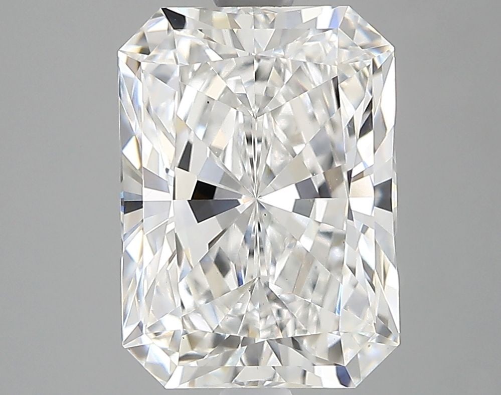 Loose Diamond - RADIANT 3.1ct E VS1: Loose Diamond - RADIANT 3.1ct E VS1 Source: This is a real non-mined Diamond that has been grown in a lab Shape: RADIANT Carats: 3.1 Color: E Clarity: VS1 Certification: IGI Video: Video Link The