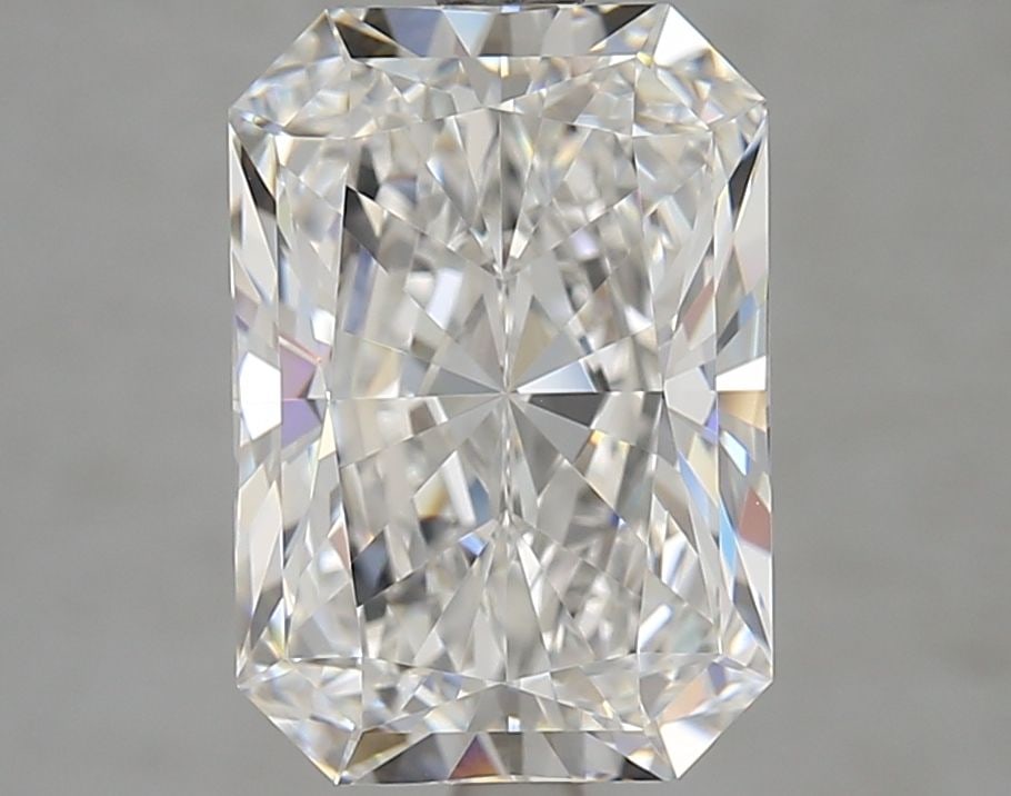 Loose Diamond - RADIANT 4.04ct E VVS1: Loose Diamond - RADIANT 4.04ct E VVS1 Source: This is a real non-mined Diamond that has been grown in a lab Shape: RADIANT Carats: 4.04 Color: E Clarity: VVS1 Certification: GIA Video: Video Link The
