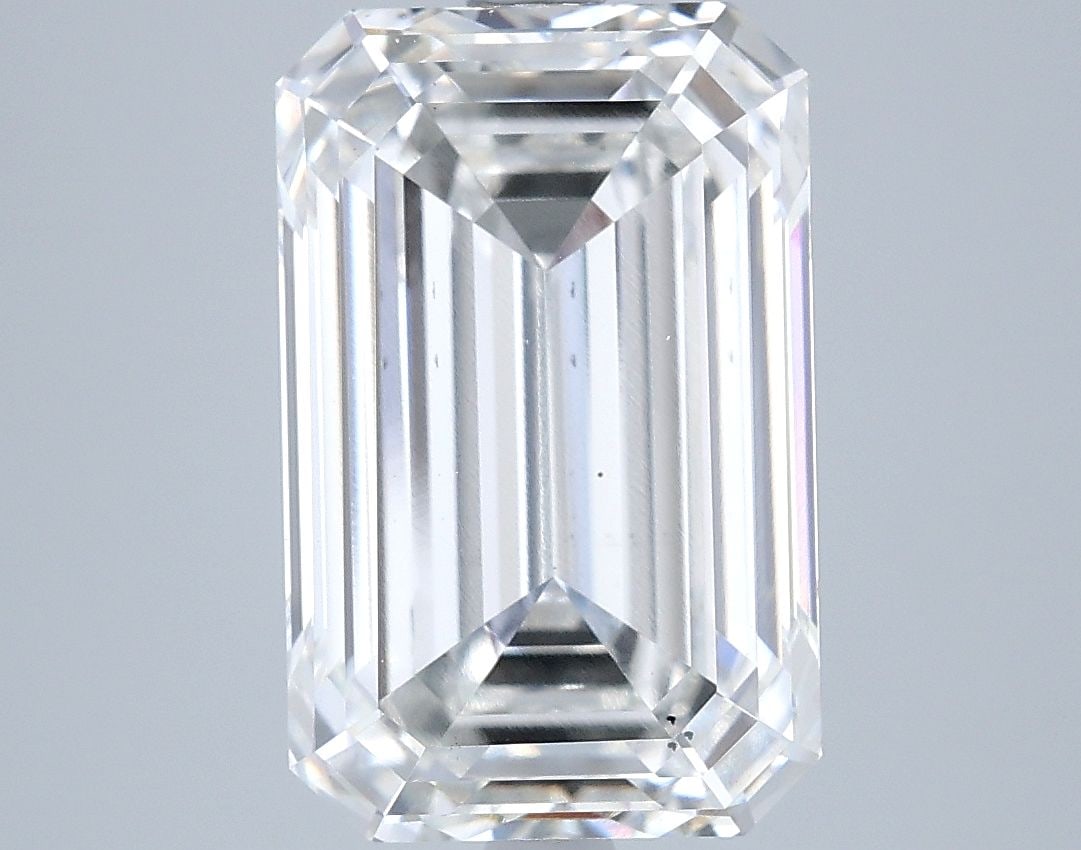 Loose Diamond - EMERALD 5.54ct F VS2: Loose Diamond - EMERALD 5.54ct F VS2 Source: This is a real non-mined Diamond that has been grown in a lab Shape: EMERALD Carats: 5.54 Color: F Clarity: VS2 Certification: IGI Video: