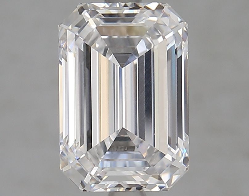 Loose Diamond - EMERALD 3.07ct D VVS2: Loose Diamond - EMERALD 3.07ct D VVS2 Source: This is a real non-mined Diamond that has been grown in a lab Shape: EMERALD Carats: 3.07 Color: D Clarity: VVS2 Certification: GIA Video: