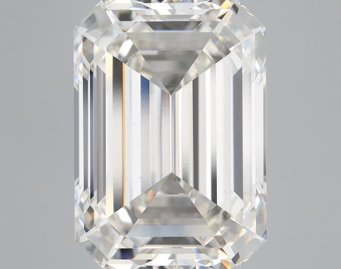 Loose Diamond - EMERALD 15.56ct H VS2: Loose Diamond - EMERALD 15.56ct H VS2 Source: This is a real non-mined Diamond that has been grown in a lab Shape: EMERALD Carats: 15.56 Color: H Clarity: VS2 Certification: IGI Video: