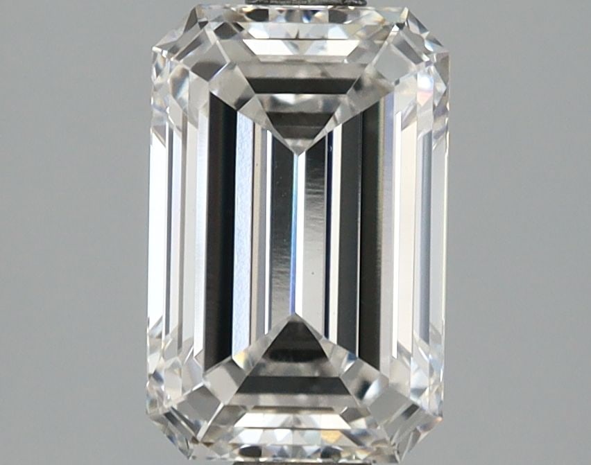 Loose Diamond - EMERALD 2.08ct E VS2: Loose Diamond - EMERALD 2.08ct E VS2 Source: This is a real non-mined Diamond that has been grown in a lab Shape: EMERALD Carats: 2.08 Color: E Clarity: VS2 Certification: IGI Video: