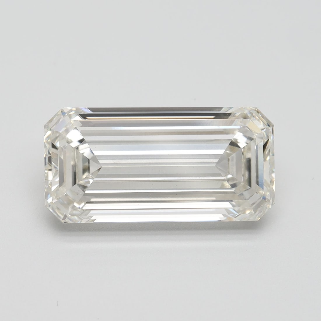 Loose Diamond - EMERALD 7.2ct J VS1: Loose Diamond - EMERALD 7.2ct J VS1 Source: This is a real non-mined Diamond that has been grown in a lab Shape: EMERALD Carats: 7.2 Color: J Clarity: VS1 Certification: IGI Video: