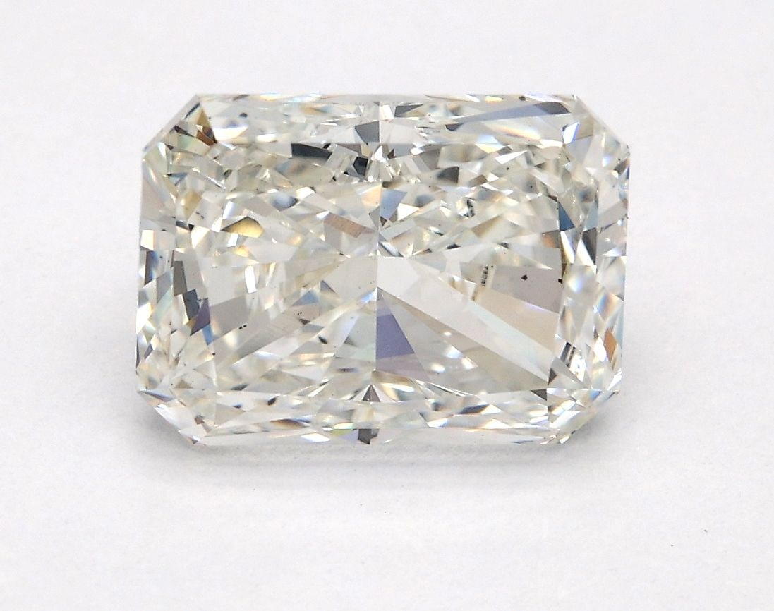 Loose Diamond - RADIANT 2.28ct H VS2: Loose Diamond - RADIANT 2.28ct H VS2 Source: This is a real non-mined Diamond that has been grown in a lab Shape: RADIANT Carats: 2.28 Color: H Clarity: VS2 Certification: IGI Video: