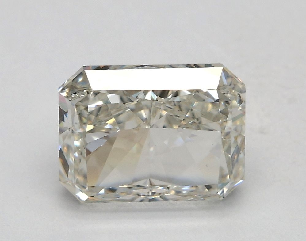 Loose Diamond - RADIANT 2.0ct G VS1: Loose Diamond - RADIANT 2.0ct G VS1 Source: This is a real non-mined Diamond that has been grown in a lab Shape: RADIANT Carats: 2.0 Color: G Clarity: VS1 Certification: IGI Video: