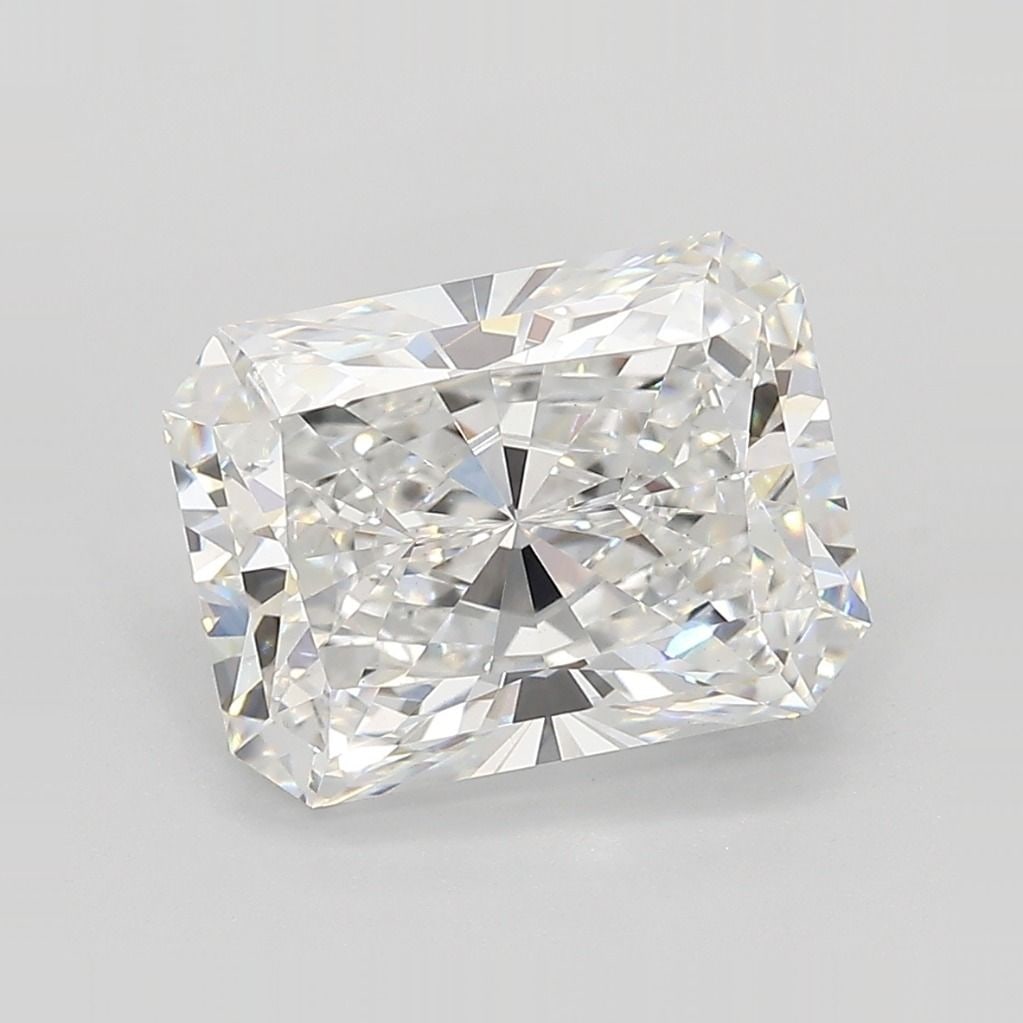 Loose Diamond - RADIANT 4.09ct E VS1: Loose Diamond - RADIANT 4.09ct E VS1 Source: This is a real non-mined Diamond that has been grown in a lab Shape: RADIANT Carats: 4.09 Color: E Clarity: VS1 Certification: IGI The Diamond Depot Guaran