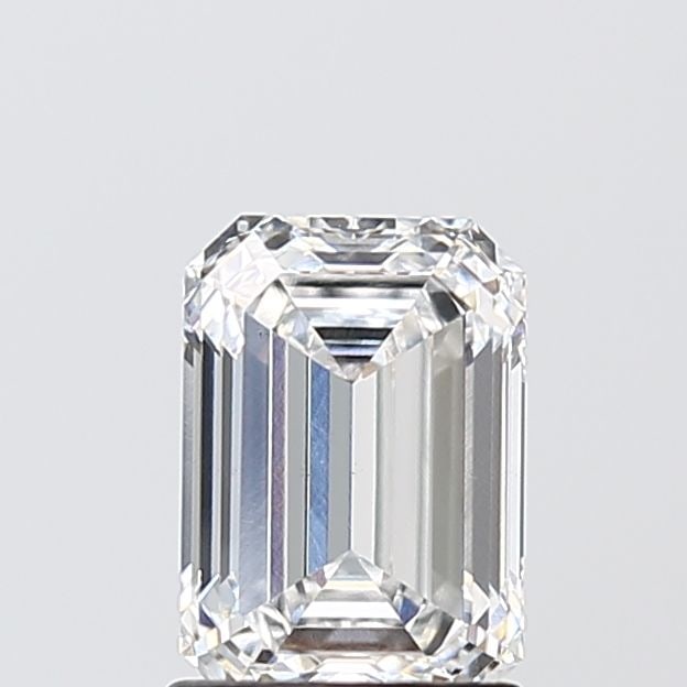 Loose Diamond - EMERALD 1.61ct E VS1: Loose Diamond - EMERALD 1.61ct E VS1 Source: This is a real non-mined Diamond that has been grown in a lab Shape: EMERALD Carats: 1.61 Color: E Clarity: VS1 Certification: IGI Video: Video Link The