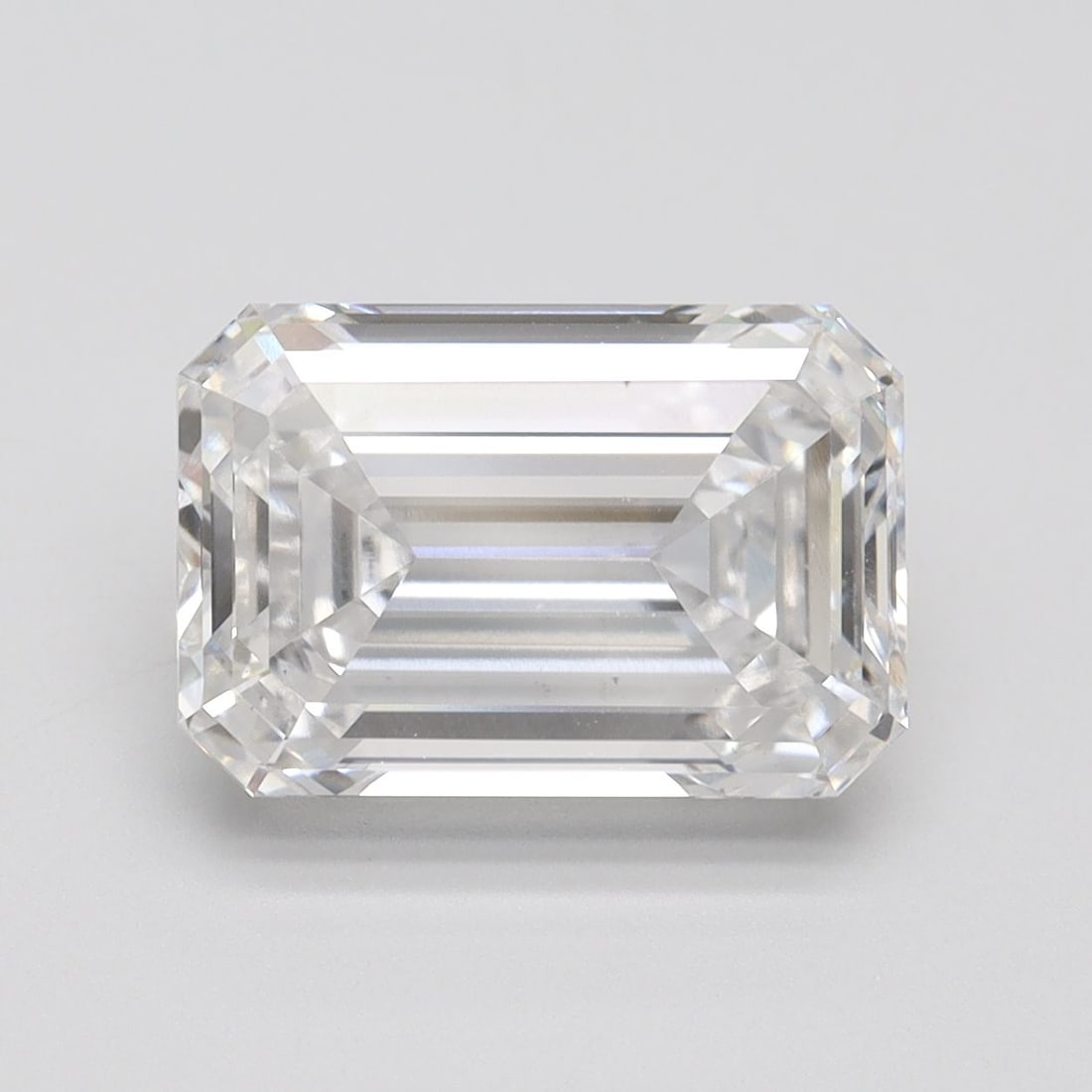 Loose Diamond - EMERALD 4.54ct E VS2: Loose Diamond - EMERALD 4.54ct E VS2 Source: This is a real non-mined Diamond that has been grown in a lab Shape: EMERALD Carats: 4.54 Color: E Clarity: VS2 Certification: IGI Video: Video Link The