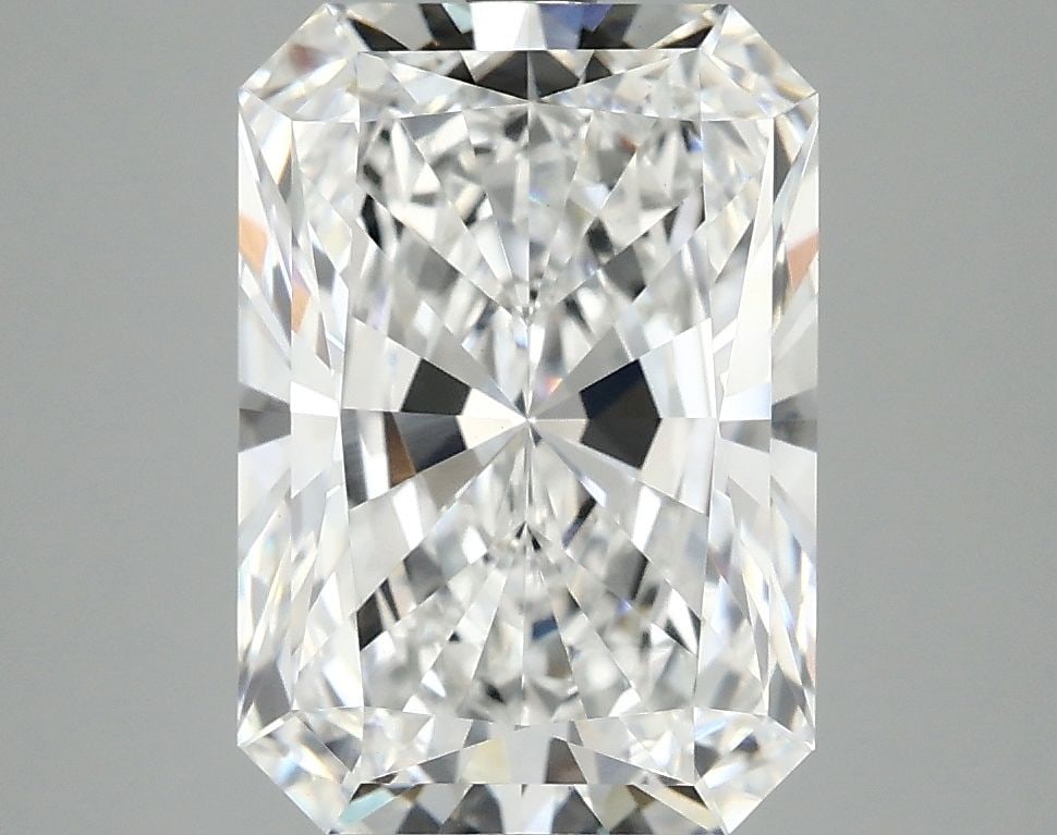 Loose Diamond - RADIANT 4.08ct E VVS2: Loose Diamond - RADIANT 4.08ct E VVS2 Source: This is a real non-mined Diamond that has been grown in a lab Shape: RADIANT Carats: 4.08 Color: E Clarity: VVS2 Certification: IGI The Diamond Depot