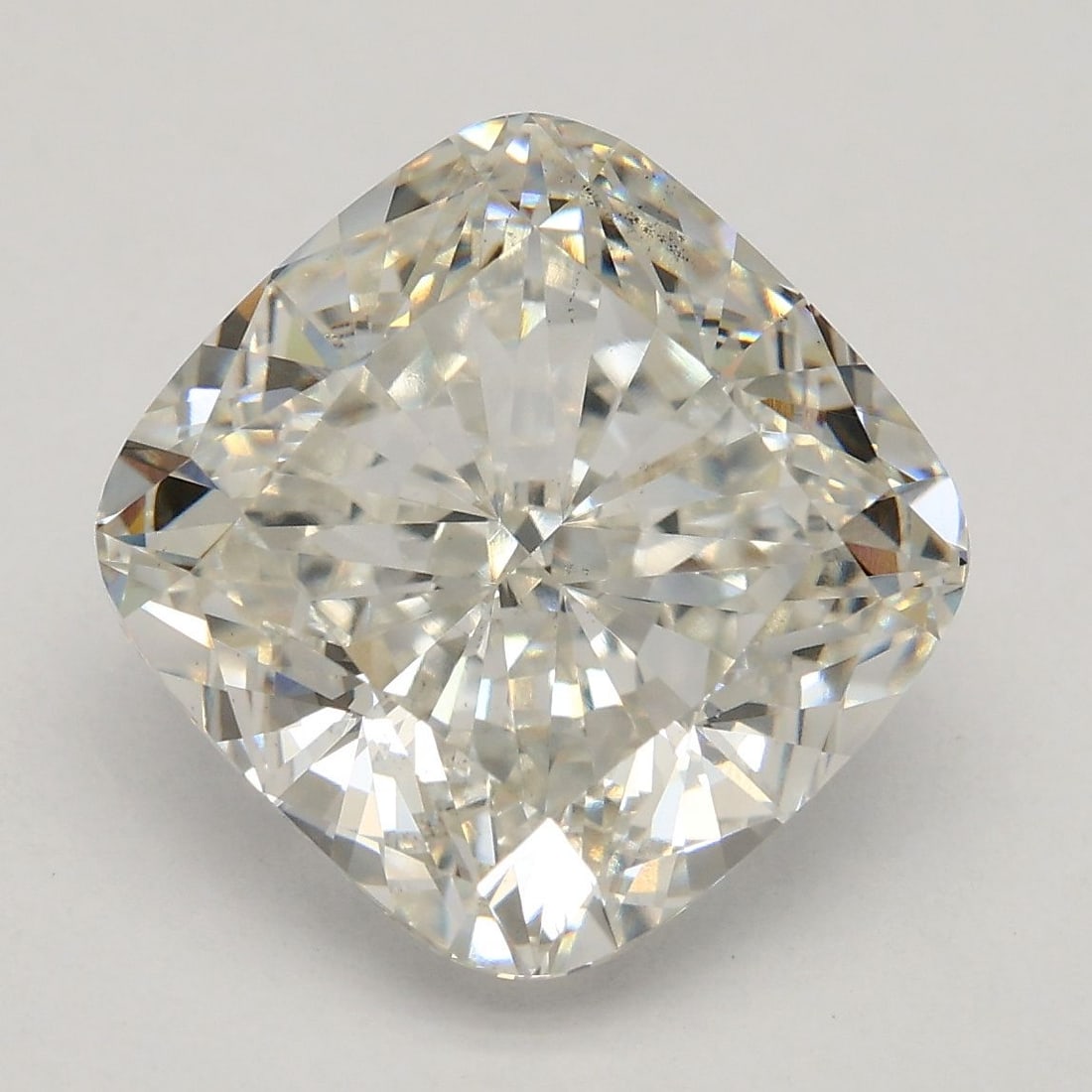 Loose Diamond - CUSHION BRILLIANT 4.7ct H VS2: Loose Diamond - CUSHION BRILLIANT 4.7ct H VS2 Source: This is a real non-mined Diamond that has been grown in a lab Shape: CUSHION BRILLIANT Carats: 4.7 Color: H Clarity: VS2 Certification: IGI