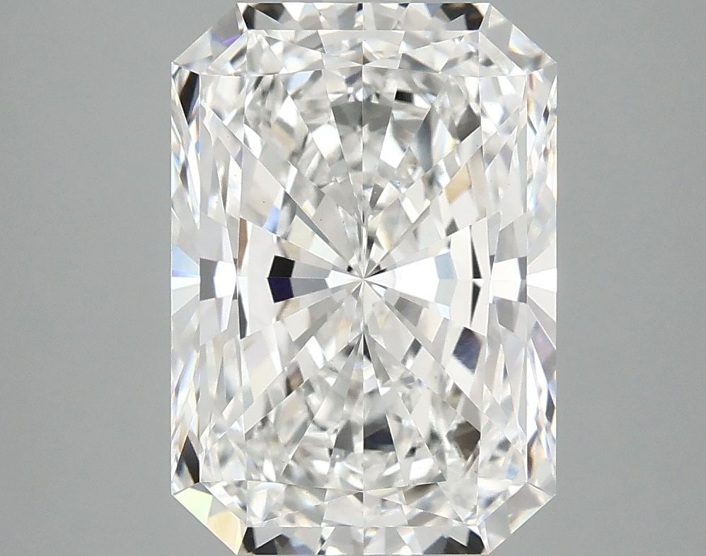 Loose Diamond - RADIANT 3.87ct E VVS2: Loose Diamond - RADIANT 3.87ct E VVS2 Source: This is a real non-mined Diamond that has been grown in a lab Shape: RADIANT Carats: 3.87 Color: E Clarity: VVS2 Certification: IGI Video: Video Link The