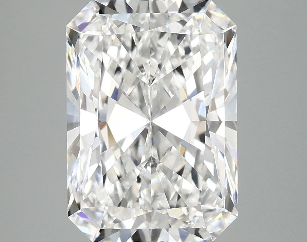 Loose Diamond - RADIANT 4.19ct D VVS2: Loose Diamond - RADIANT 4.19ct D VVS2 Source: This is a real non-mined Diamond that has been grown in a lab Shape: RADIANT Carats: 4.19 Color: D Clarity: VVS2 Certification: IGI Video: