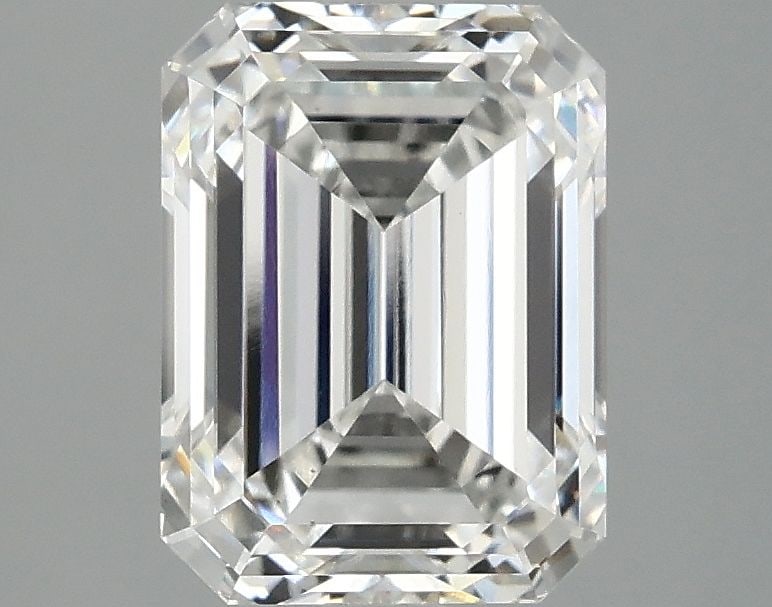 Loose Diamond - EMERALD 2.51ct F VS1: Loose Diamond - EMERALD 2.51ct F VS1 Source: This is a real non-mined Diamond that has been grown in a lab Shape: EMERALD Carats: 2.51 Color: F Clarity: VS1 Certification: IGI Video: