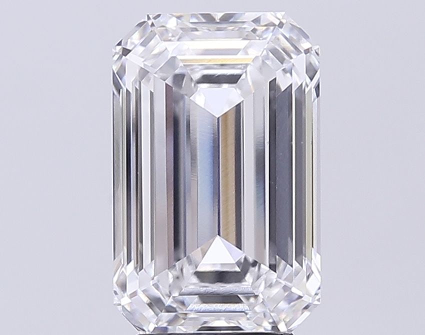 Loose Diamond - EMERALD 4.77ct D VVS2: Loose Diamond - EMERALD 4.77ct D VVS2 Source: This is a real non-mined Diamond that has been grown in a lab Shape: EMERALD Carats: 4.77 Color: D Clarity: VVS2 Certification: IGI Video: