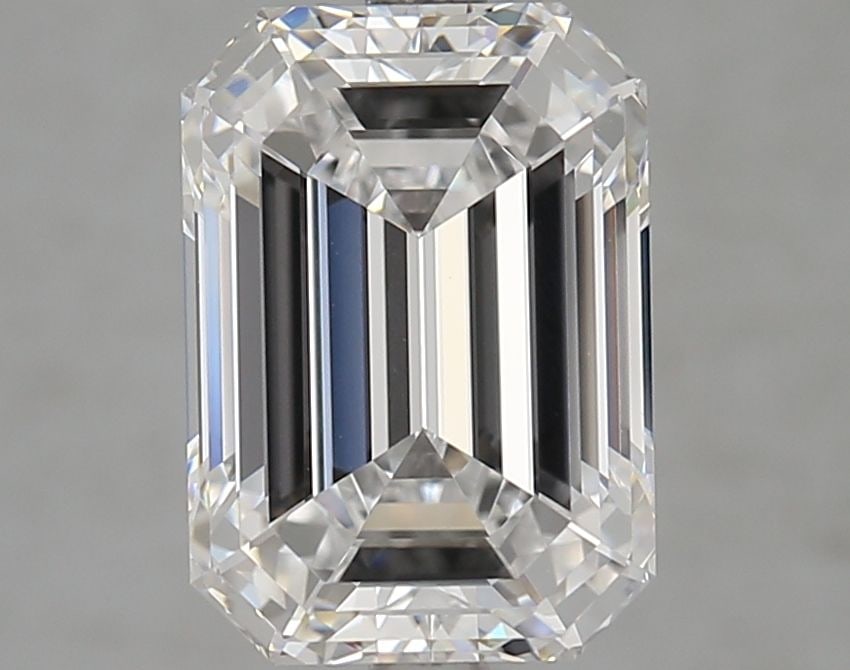 Loose Diamond - EMERALD 4.02ct D VVS2: Loose Diamond - EMERALD 4.02ct D VVS2 Source: This is a real non-mined Diamond that has been grown in a lab Shape: EMERALD Carats: 4.02 Color: D Clarity: VVS2 Certification: GIA Video: