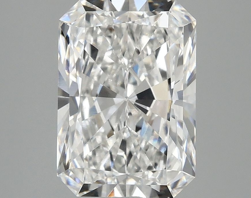 Loose Diamond - RADIANT 2.99ct E VS1: Loose Diamond - RADIANT 2.99ct E VS1 Source: This is a real non-mined Diamond that has been grown in a lab Shape: RADIANT Carats: 2.99 Color: E Clarity: VS1 Certification: IGI Video: