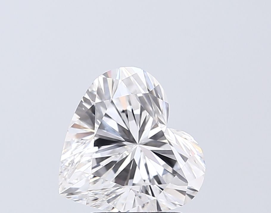 Loose Diamond - HEART 2.5ct D VVS2: Loose Diamond - HEART 2.5ct D VVS2 Source: This is a real non-mined Diamond that has been grown in a lab Shape: HEART Carats: 2.5 Color: D Clarity: VVS2 Certification: IGI Video: