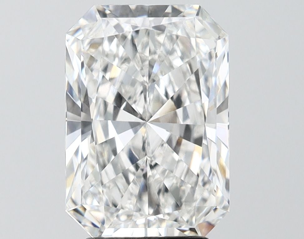 Loose Diamond - RADIANT 3.8ct E VS1: Loose Diamond - RADIANT 3.8ct E VS1 Source: This is a real non-mined Diamond that has been grown in a lab Shape: RADIANT Carats: 3.8 Color: E Clarity: VS1 Certification: IGI Video: