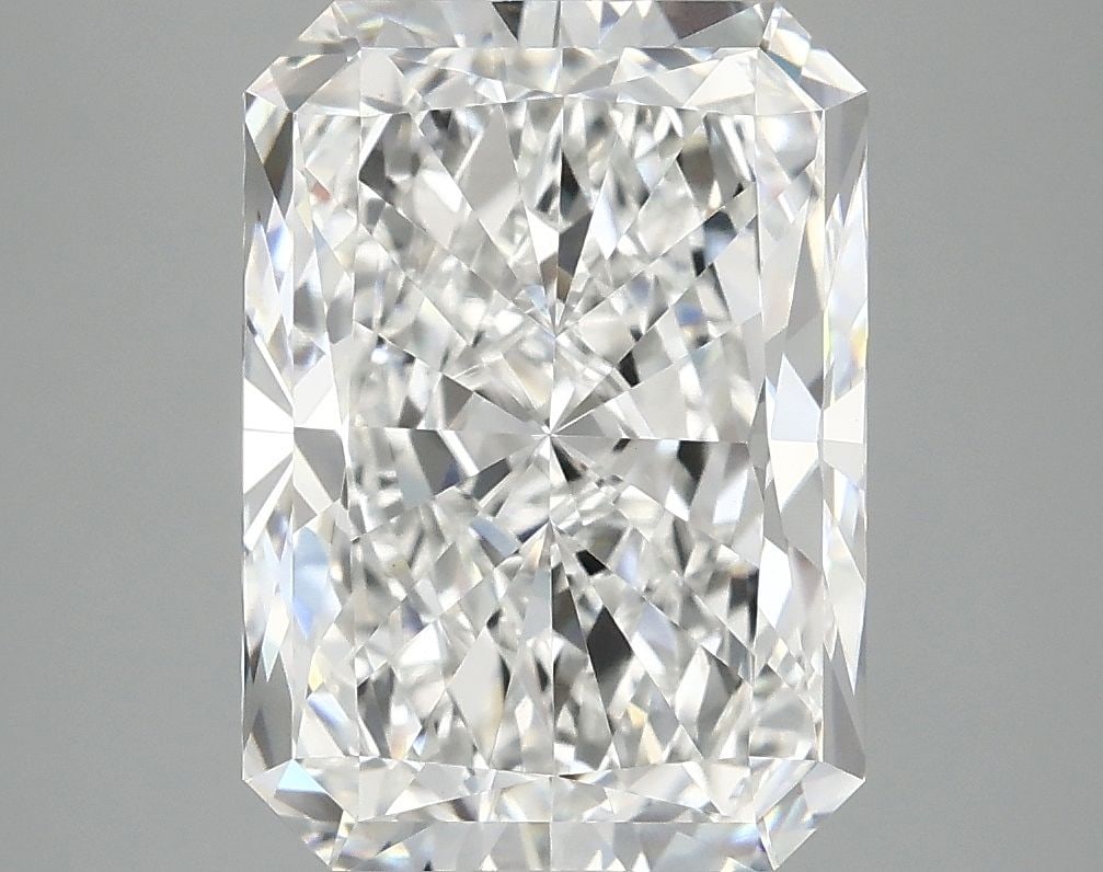 Loose Diamond - RADIANT 4.19ct E VS1: Loose Diamond - RADIANT 4.19ct E VS1 Source: This is a real non-mined Diamond that has been grown in a lab Shape: RADIANT Carats: 4.19 Color: E Clarity: VS1 Certification: IGI Video:
