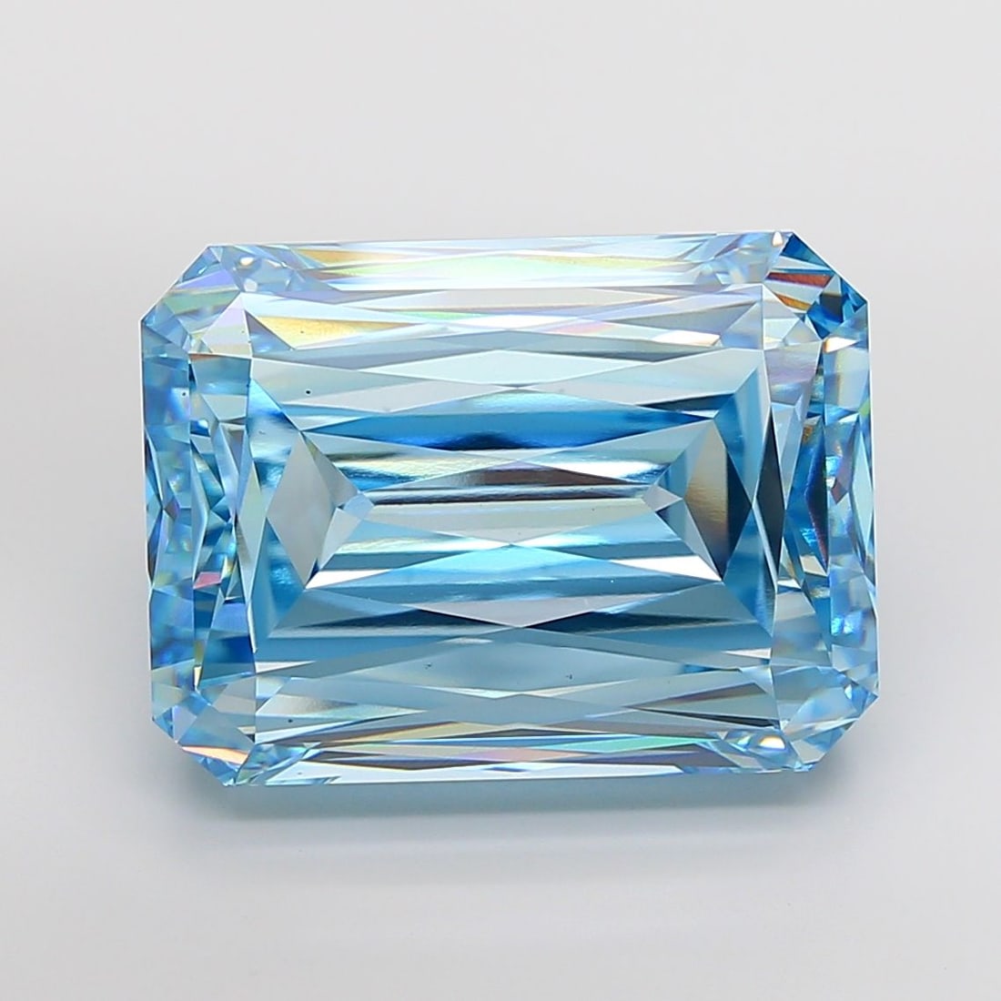 Loose Diamond - RADIANT 50.17ct Fancy Vivid Blue VS1: Loose Diamond - RADIANT 50.17ct Fancy Vivid Blue VS1 Source: This is a real non-mined Diamond that has been grown in a lab Shape: RADIANT Carats: 50.17 Color: Fancy Vivid Blue Certification: IGI The D