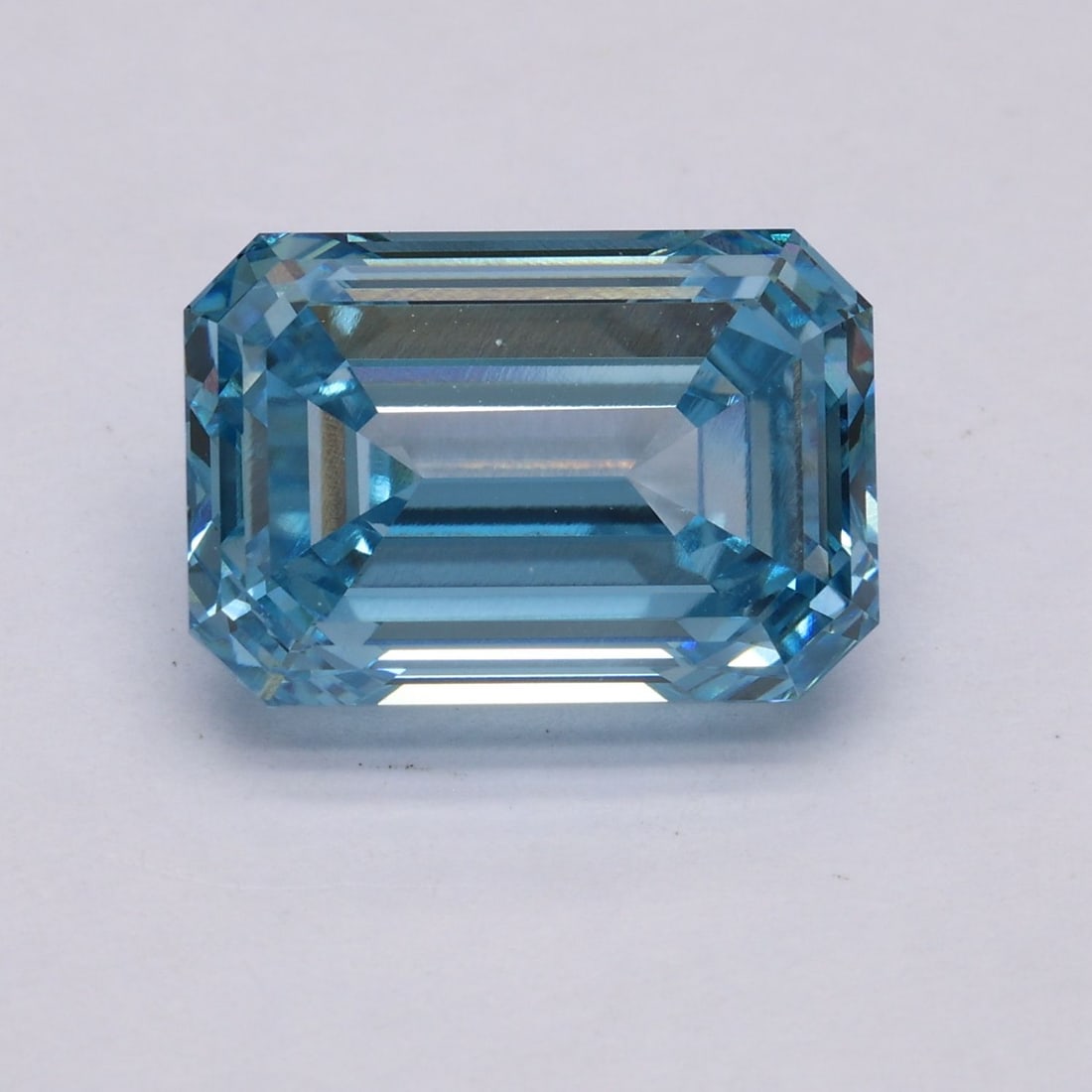 Loose Diamond - EMERALD 5.1ct Fancy Intense Blue VVS2: Loose Diamond - EMERALD 5.1ct Fancy Intense Blue VVS2 Source: This is a real non-mined Diamond that has been grown in a lab Shape: EMERALD Carats: 5.1 Color: Fancy Intense Blue Certification: IGI Vide