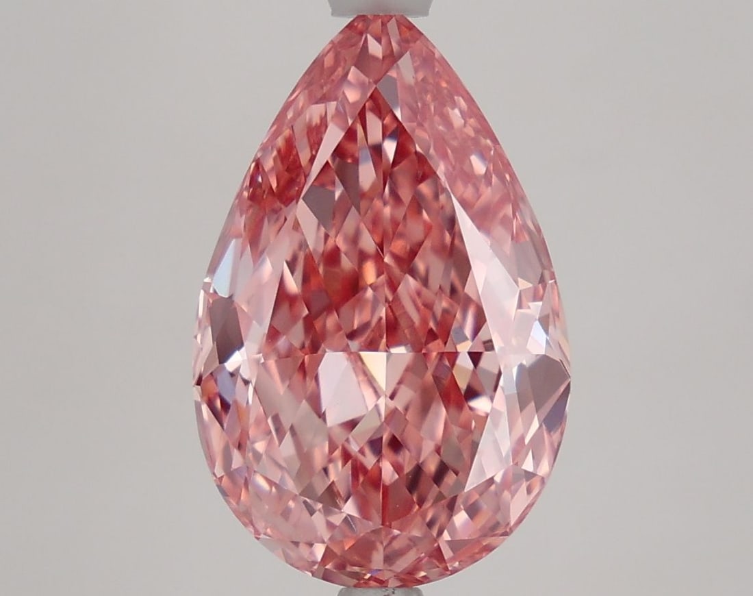 Loose Diamond - PEAR 4.4ct Fancy Vivid Pink VVS2: Loose Diamond - PEAR 4.4ct Fancy Vivid Pink VVS2 Source: This is a real non-mined Diamond that has been grown in a lab Shape: PEAR Carats: 4.4 Color: Fancy Vivid Pink Certification: IGI The Diamond De