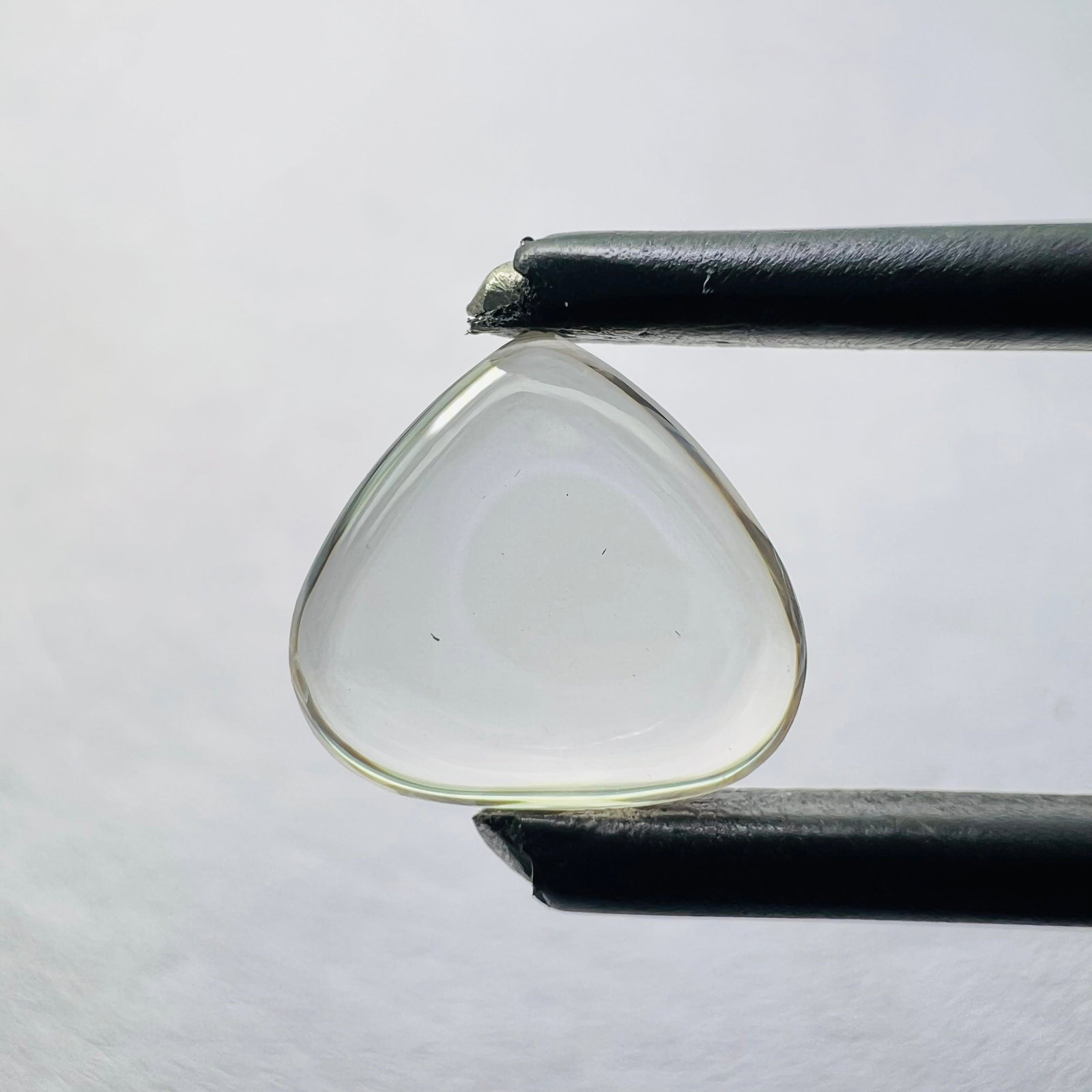 Loose Diamond - HEART 1.09ct Brown VS1: Loose Diamond - HEART 1.09ct Brown VS1 Source: This is a real non-mined Diamond that has been grown in a lab Shape: HEART Carats: 1.09 Color: Brown Certification: NONE Video: