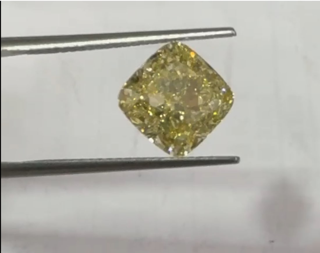 Loose Diamond - CUSHION MODIFIED 3.05ct Fancy Light Yellow VVS2: Loose Diamond - CUSHION MODIFIED 3.05ct Fancy Light Yellow VVS2 Source: This is a real non-mined Diamond that has been grown in a lab Shape: CUSHION MODIFIED Carats: 3.05 Color: Fancy Light Yellow Cer