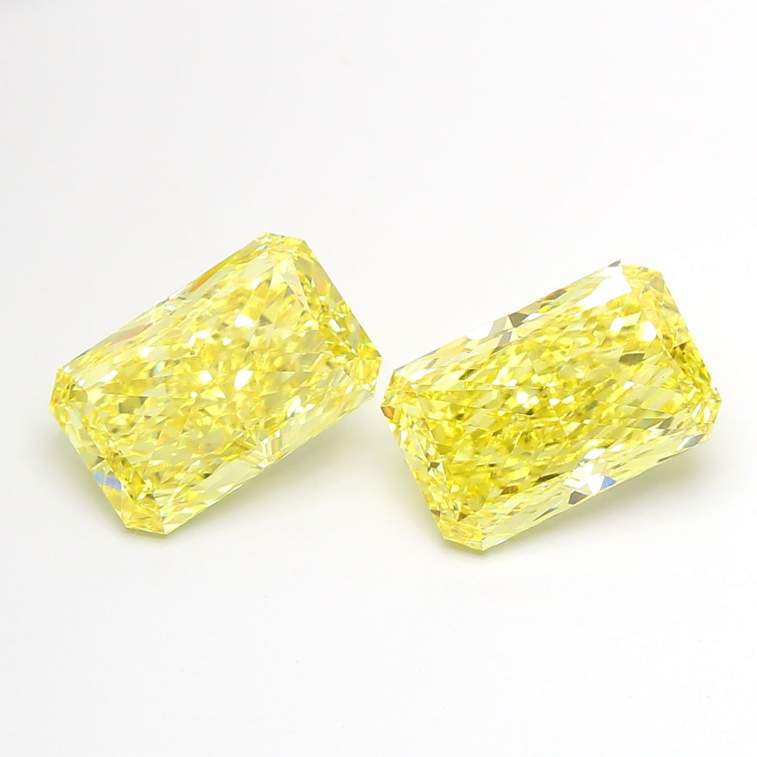Loose Diamond - RADIANT 6.01ct Fancy Intense Yellow VS1: Loose Diamond - RADIANT 6.01ct Fancy Intense Yellow VS1 Source: This is a real non-mined Diamond that has been grown in a lab Shape: RADIANT Carats: 6.01 Color: Fancy Intense Yellow Certification: IGI