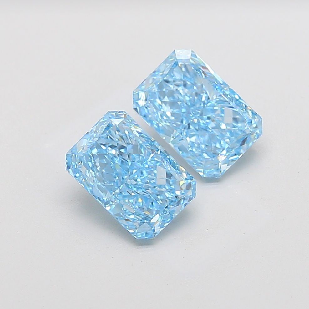 Loose Diamond - RADIANT 2.07ct Fancy Vivid Blue VS1: Loose Diamond - RADIANT 2.07ct Fancy Vivid Blue VS1 Source: This is a real non-mined Diamond that has been grown in a lab Shape: RADIANT Carats: 2.07 Color: Fancy Vivid Blue Certification: IGI Video: