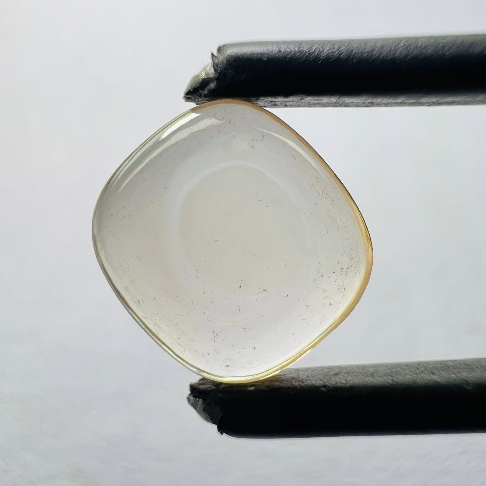 Loose Diamond - CUSHION BRILLIANT 1.23ct Brown SI1: Loose Diamond - CUSHION BRILLIANT 1.23ct Brown SI1 Source: This is a real non-mined Diamond that has been grown in a lab Shape: CUSHION BRILLIANT Carats: 1.23 Color: Brown Certification: NONE Video: