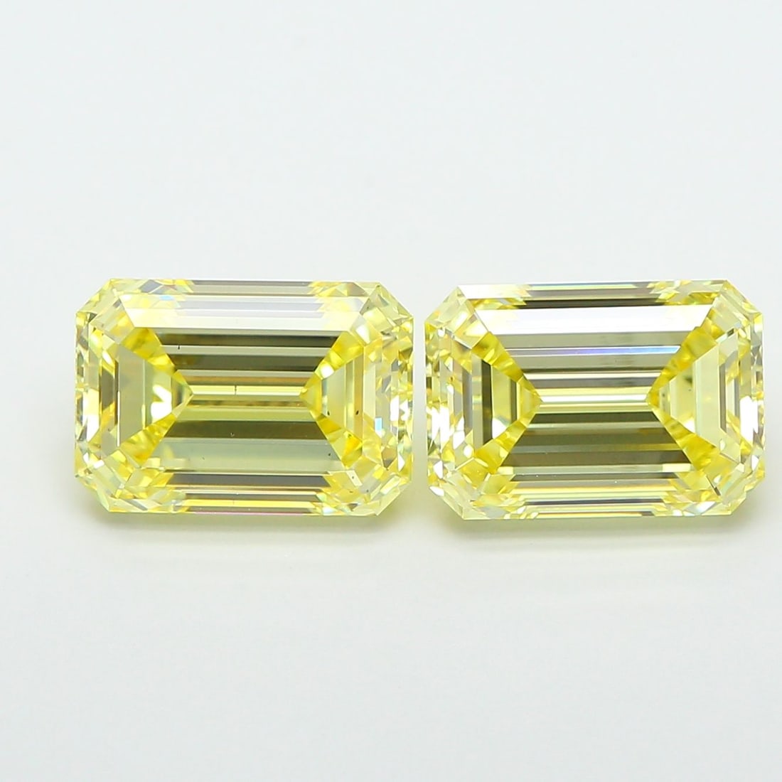 Loose Diamond - EMERALD 3.07ct Fancy Intense Yellow VVS2: Loose Diamond - EMERALD 3.07ct Fancy Intense Yellow VVS2 Source: This is a real non-mined Diamond that has been grown in a lab Shape: EMERALD Carats: 3.07 Color: Fancy Intense Yellow Certification: IG