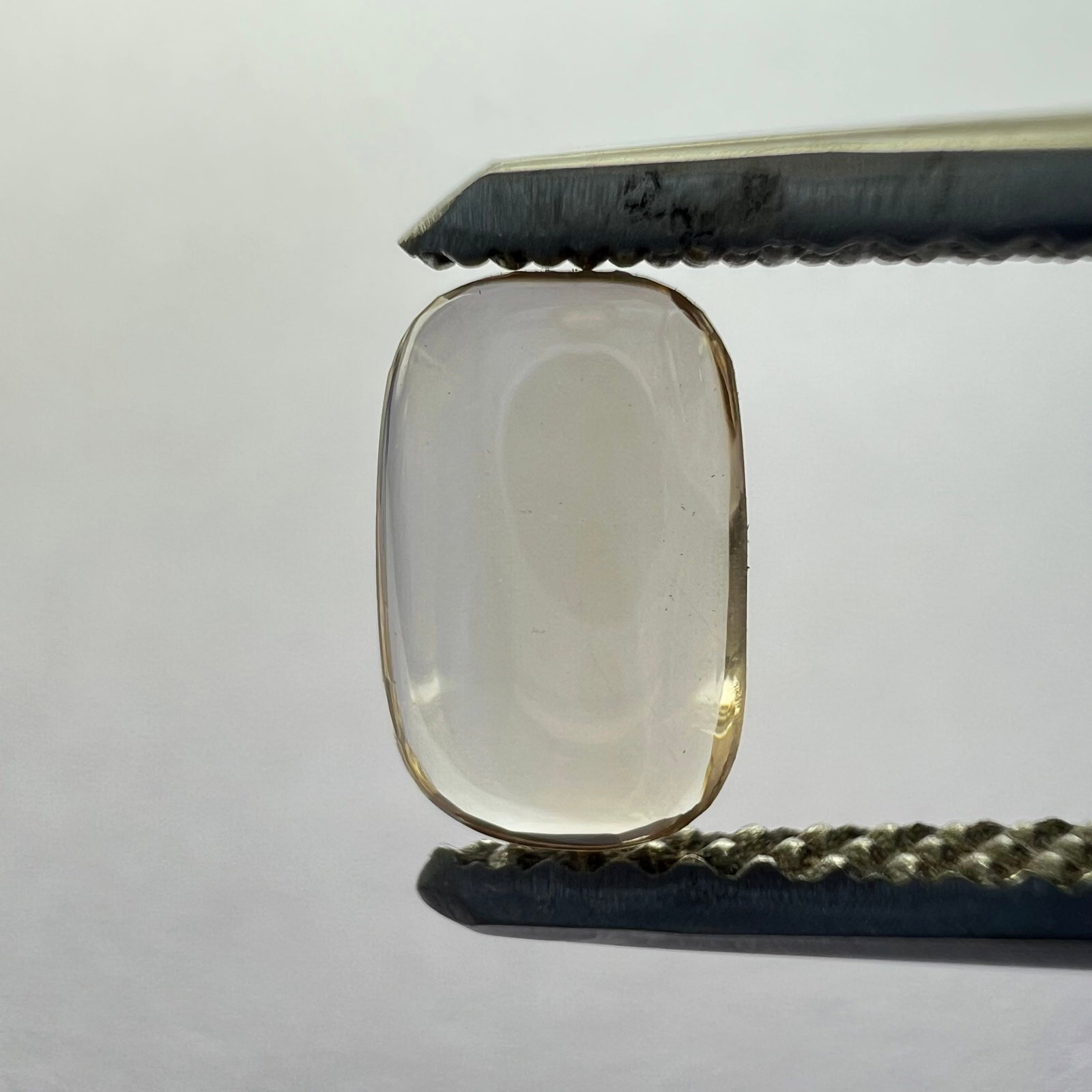 Loose Diamond - CUSHION BRILLIANT 0.54ct Champagne VS1: Loose Diamond - CUSHION BRILLIANT 0.54ct Champagne VS1 Source: This is a real non-mined Diamond that has been grown in a lab Shape: CUSHION BRILLIANT Carats: 0.54 Color: Champagne Certification: NONE 