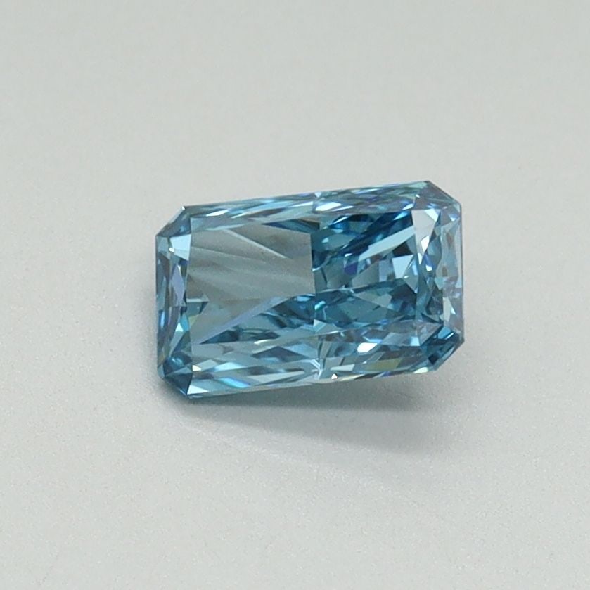 Loose Diamond - RADIANT 0.53ct Fancy Vivid Blue VS1: Loose Diamond - RADIANT 0.53ct Fancy Vivid Blue VS1 Source: This is a real non-mined Diamond that has been grown in a lab Shape: RADIANT Carats: 0.53 Color: Fancy Vivid Blue Certification: IGI Video:
