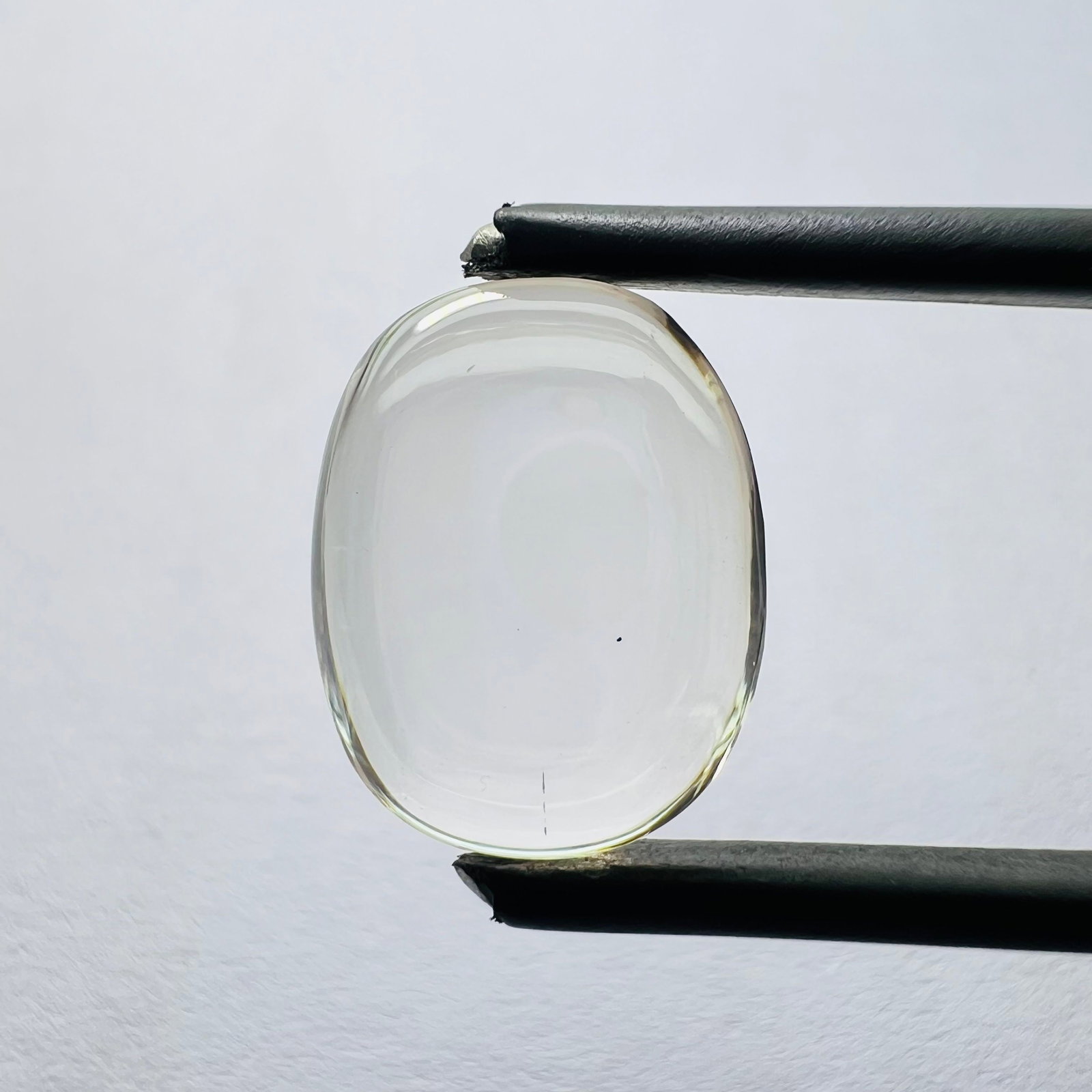 Loose Diamond - OVAL 3.92ct Brown VS2: Loose Diamond - OVAL 3.92ct Brown VS2 Source: This is a real non-mined Diamond that has been grown in a lab Shape: OVAL Carats: 3.92 Color: Brown Certification: NONE The Diamond Depot Guarantee: All i