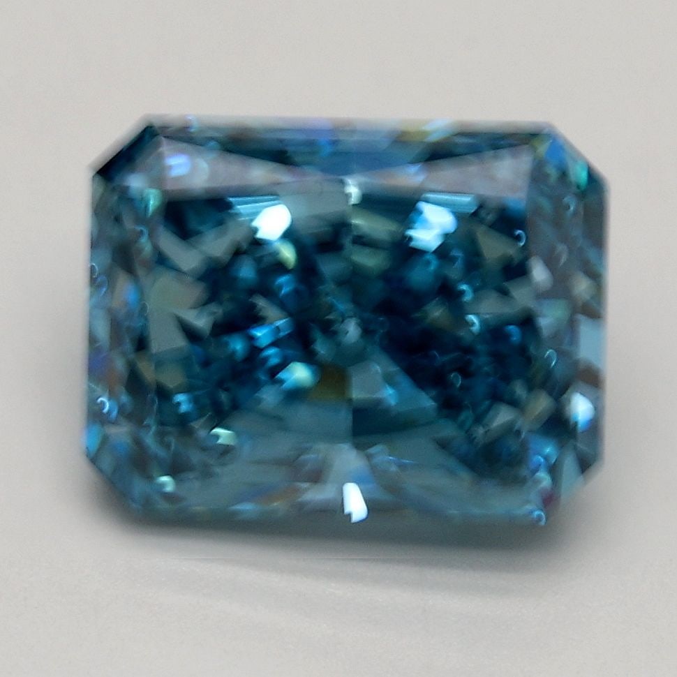 Loose Diamond - RADIANT 2.61ct Fancy Vivid Blue VS2: Loose Diamond - RADIANT 2.61ct Fancy Vivid Blue VS2 Source: This is a real non-mined Diamond that has been grown in a lab Shape: RADIANT Carats: 2.61 Color: Fancy Vivid Blue Certification: IGI Video: